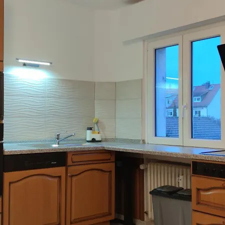 Schoene Und Optimal Gelegene Og Apartmán Weisskirchen